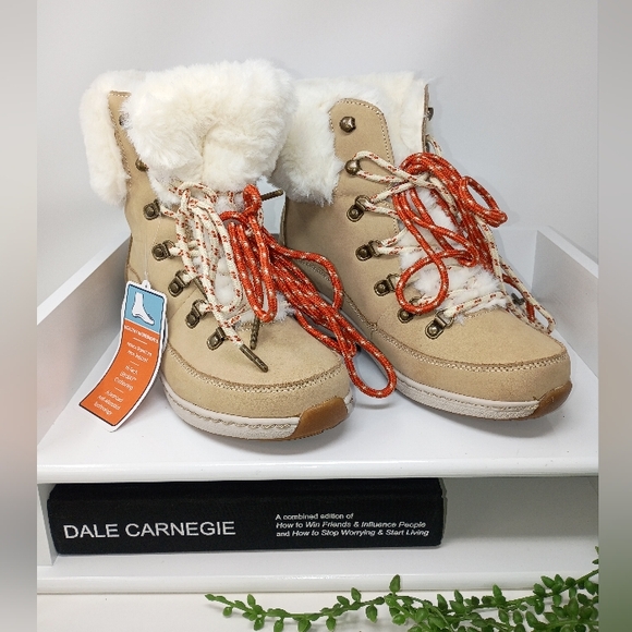 Aetrex Tan and Red Ankle Booties with Stylish Design - Picture 2 of 16